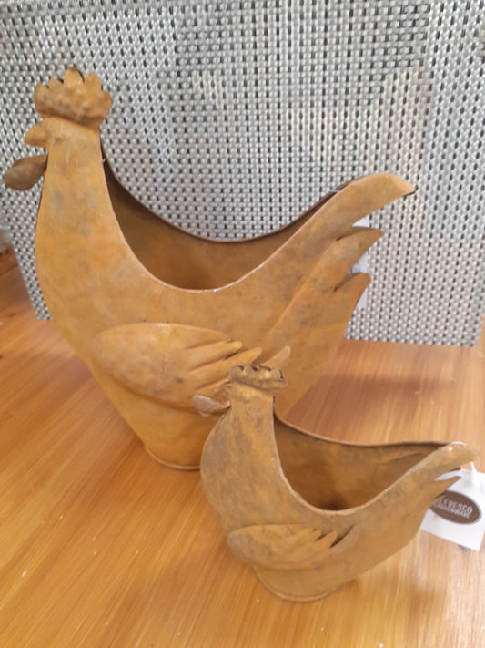 Chicken Planter Rusty Set 2