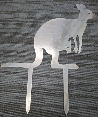 Kangaroo Large Stake